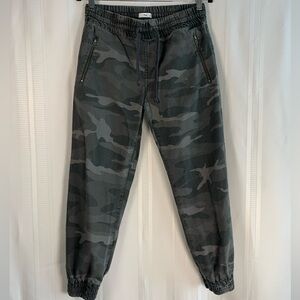 Tna Aritzia Camo Joggers Grey Green Camouflage Elastic Cuff Cargo Pants Small